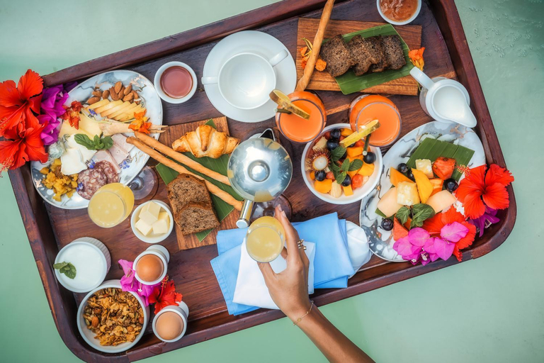 Food & Drinks