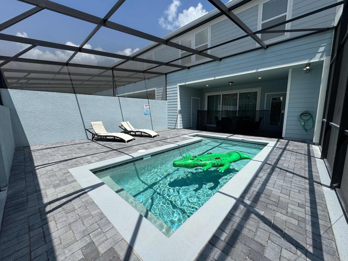 Room 3, Magical 5BR w Pool Minutes From Disney 16161, Lake