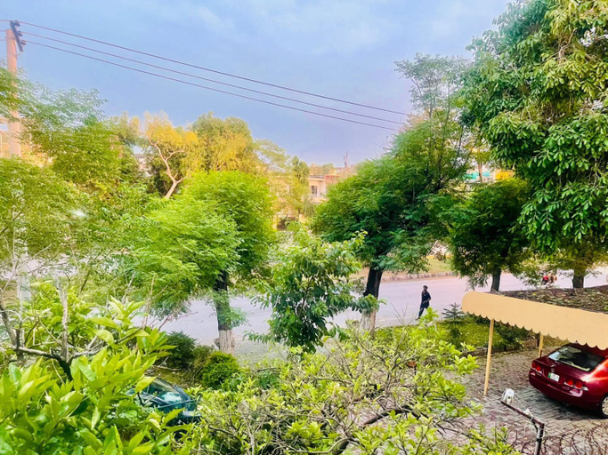 Others 5, Neelum Guest House, Islamabad