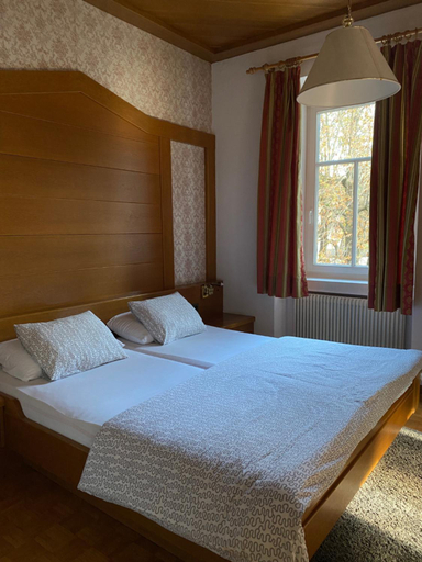 Bedroom 2, Vintage Castle "Schlosshof " Biker Hotel & B&B, Bolzano