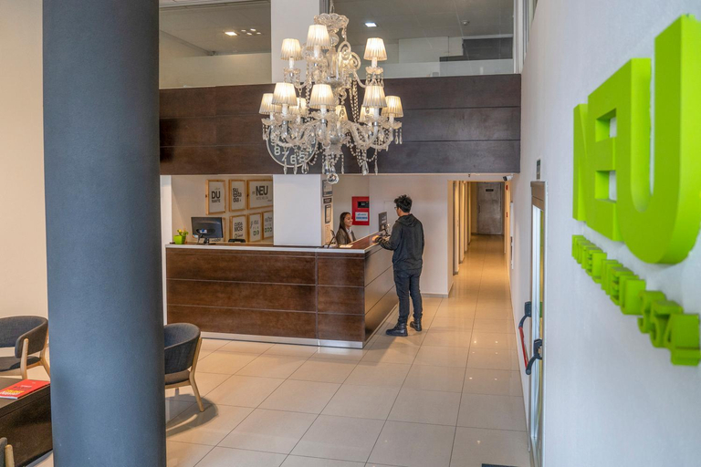 Public Area 2, Hotel Neu 354, Confluencia