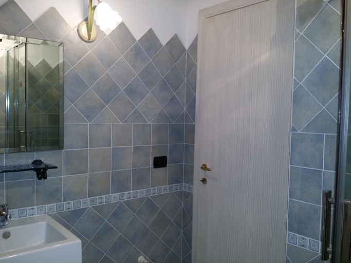 Bathroom 3, Bed & Breakfast Mare Isole, Olbia-Tempio