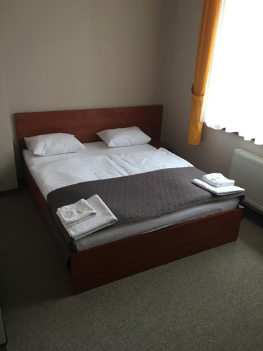 Bedroom 4, Готель Леон, Novohrad-Volyns'ka