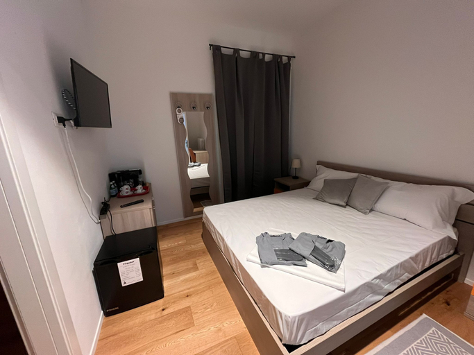 Bedroom 3, Terra Buona Rooms, Sondrio