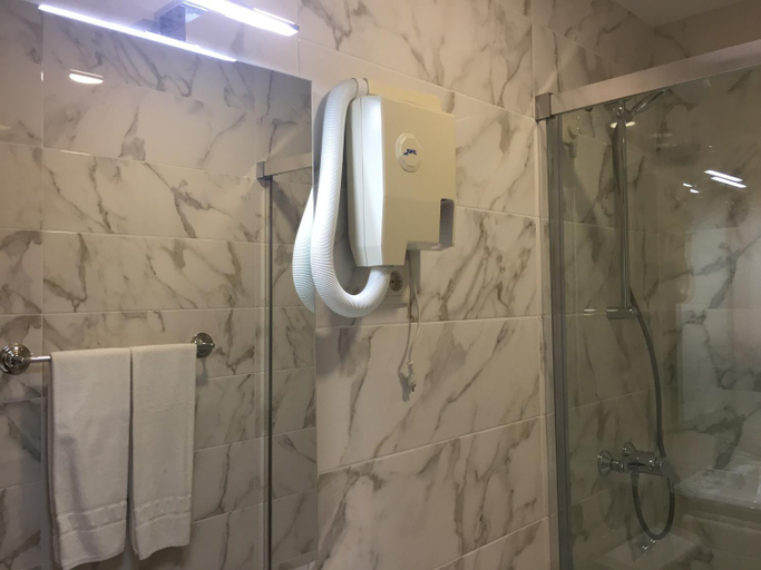 Bathroom 4, Hotel Estalagem Turismo, Bragança