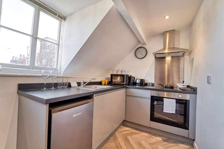 Room 4, Host Stay Hills Apartment, Worcestershire