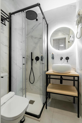 Bathroom 3, Marco Polo Residence Hostal Boutique, Madrid