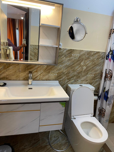 Bathroom 5, Welcome Inn