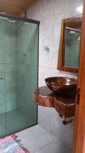 Bathroom 3, Pousada Fazenda e Pesqueiro Chale da serra, Lima Duarte