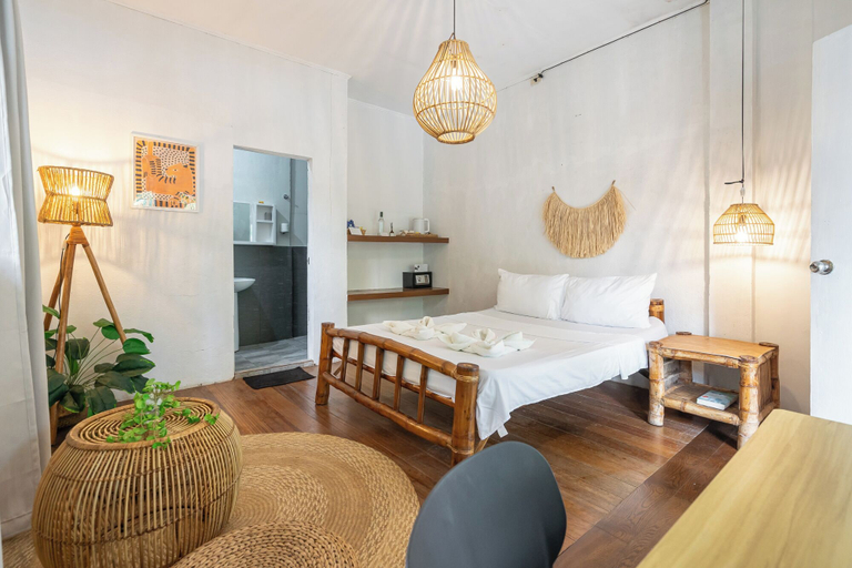 Bedroom 3, The Sharks Tail Dive Resort, Daanbantayan