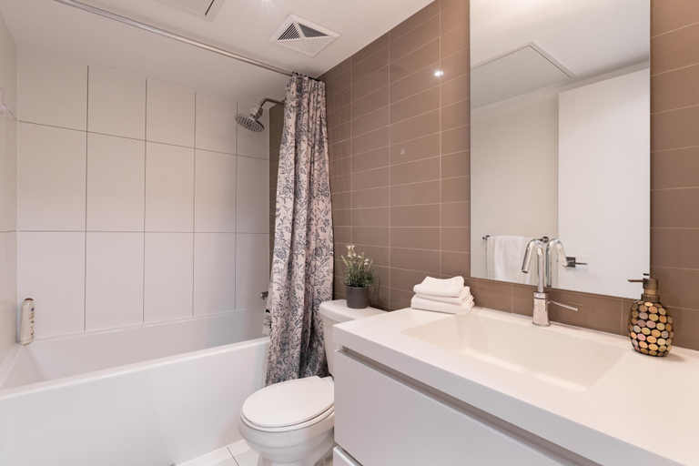 Bathroom 3, Rivetstays - Dan Leckie, Toronto