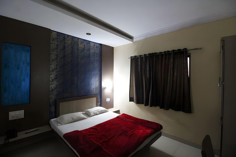 Bedroom 2, HOTEL SUNRISE, Satara