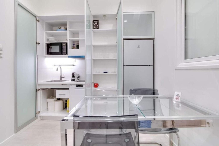 Room 2, Monastiraki 107 Superhost Hub, Attica
