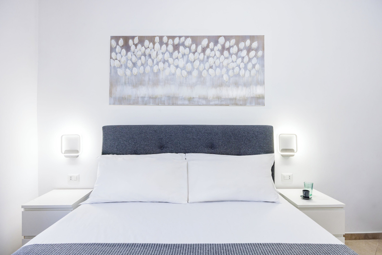 Room 5, Chiaia Boutique Flat on Pedestrian Area by Napoliapartments, Napoli