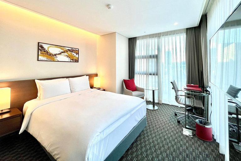 Bedroom 3, Ramada Encore by Wyndham Busan Station, Dong