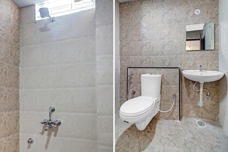Bathroom 4, Super Hotel O Silver House Near Mantri Square Mall, Bangalore