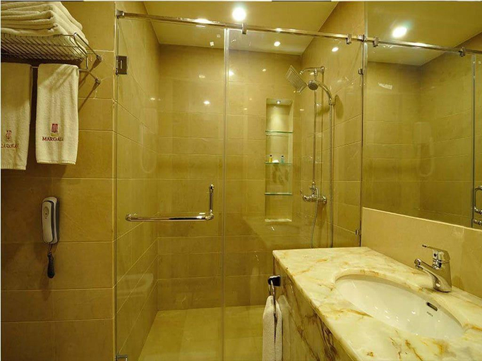 Bathroom, HOTEL MARGALA ISLAMABAD, Islamabad
