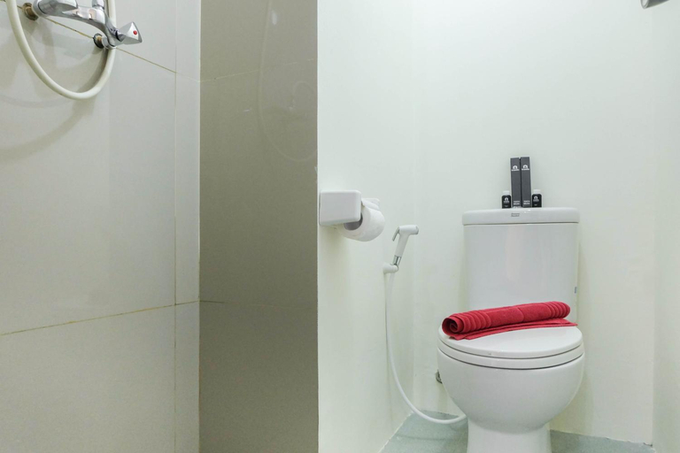 Bathroom 2, Exclusive 2BR Bogorienze Resort Bogor By Travelio, Bogor