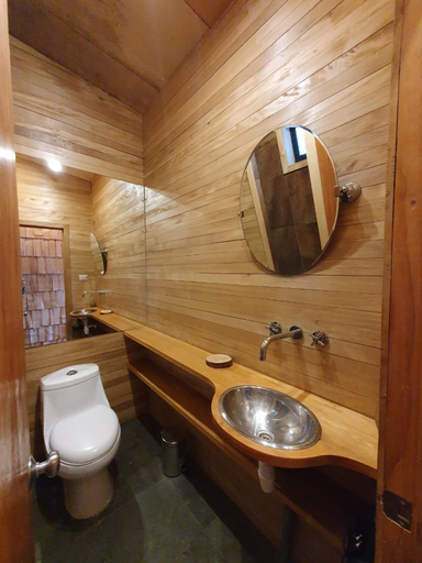 Bathroom 3, Hotel & Cafe Bauda, Chiloé