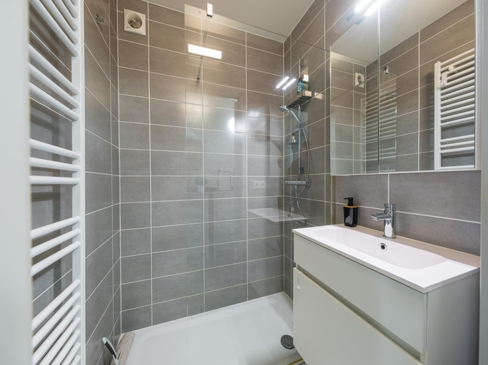 Bathroom 2, Studio on the 3rd floor with phenomenal sea view, West-Vlaanderen