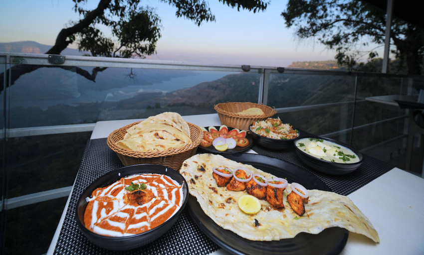 Food & Drinks 5, Useeka Resort, Satara
