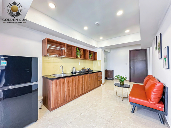 Others 5, Golden Sun Apartments 7, District 7