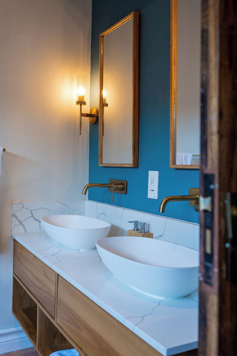 Bathroom 5, Samanzi, Hwange
