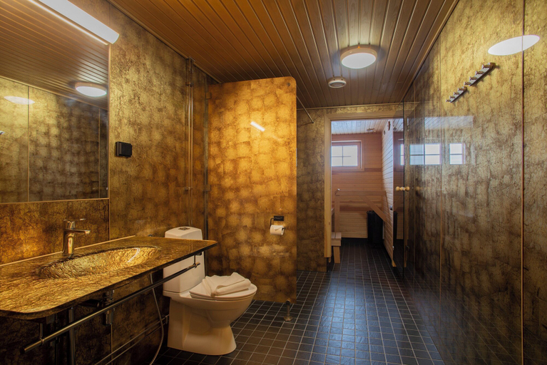 Bathroom 4, Utsjoki Arctic Resort, Lapland