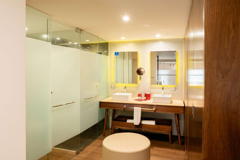 Bathroom 5, The Fives Downtown Hotel & Residences, Curio Collection by Hilton, Cozumel