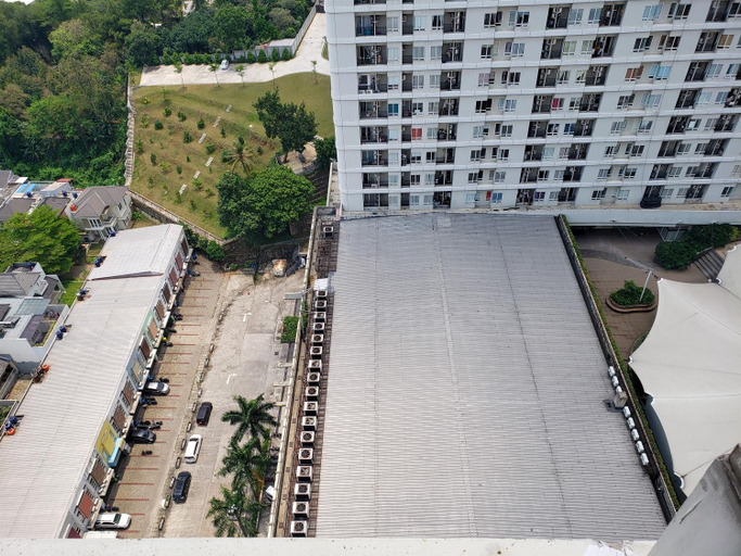 Exterior & Views 2, Cozy Studio at Cinere Bellevue Suites Apartment By Travelio, Depok