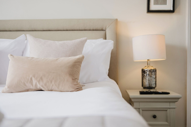 Room 5, Stylish Townhouse Annexe Cheltenham, Gloucestershire