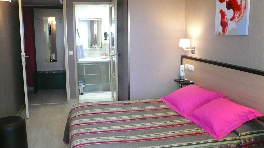 Bedroom, Hôtel L'Européen, Hautes-Pyrénées