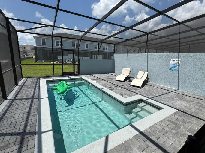 Room 4, Magical 5BR w Pool Minutes From Disney 16161, Lake