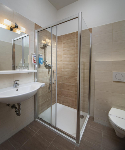 Bathroom 3, Hotel Tri ruze, Trutnov