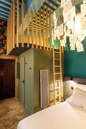 Room 5, Dify Platiere - Hotel de Ville, Rhône