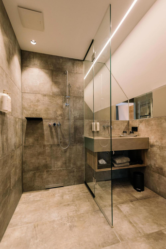 Bathroom 3, Hotel Johanns, Roth