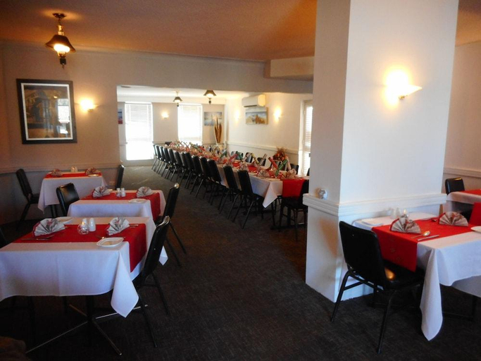 Food & Drinks 4, Molly Morgan Motor Inn, Maitland