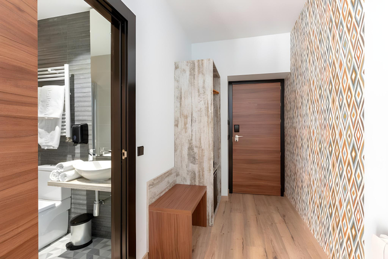 Bathroom, Hostal Anton Martin, Madrid