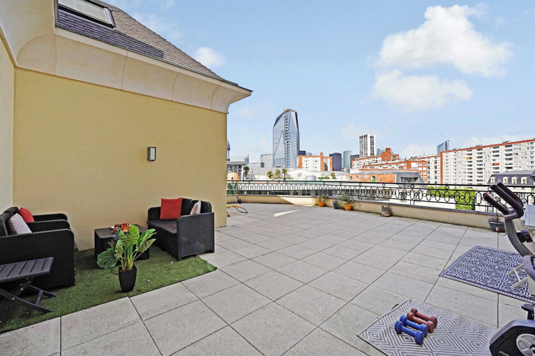 Terrace/patio 3, Superb 3BR With Terraces - Puteaux La Defense, Hauts-de-Seine
