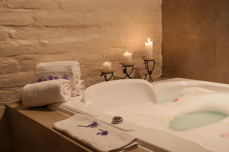 Bathroom 4, Hotel Hacienda Abraspungo, Guano