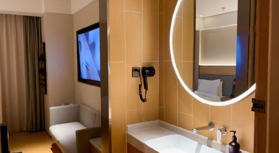 Bathroom 4, JI Hotel Shanghai People's Square North Cheng, Shanghai