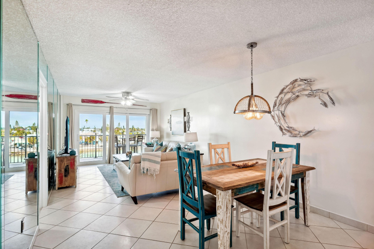 Food & Drinks, Land's End 3-405 Bay Front - Premier, Pinellas