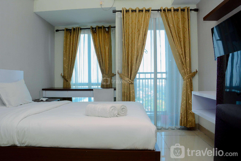 Others 3, Comfy Studio at Grand Dhika City Apt By Travelio, Bekasi