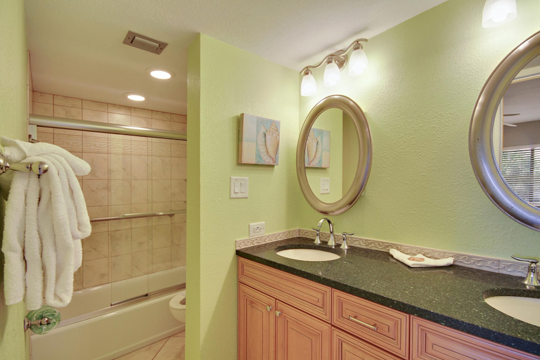 Bathroom 4, Land's End 8-306 Beach Front - Premier, Pinellas