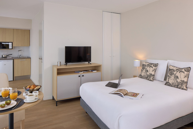 Bedroom 3, Quality Aparthotel Bordeaux Saint-Jean, Gironde