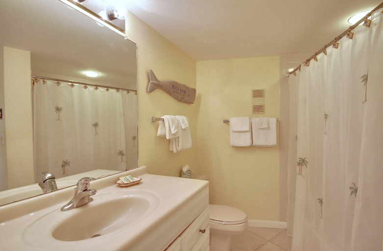 Bathroom 4, Land's End 1-304 Bay Front - Premier, Pinellas