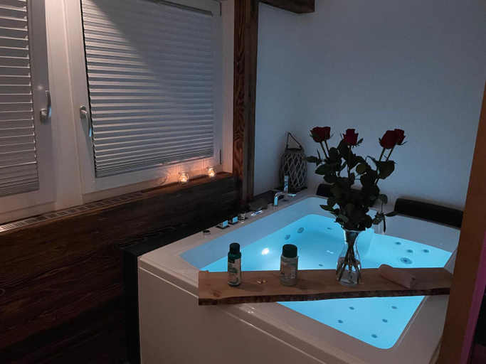 Bathroom 2, Mountainsuite, Goms