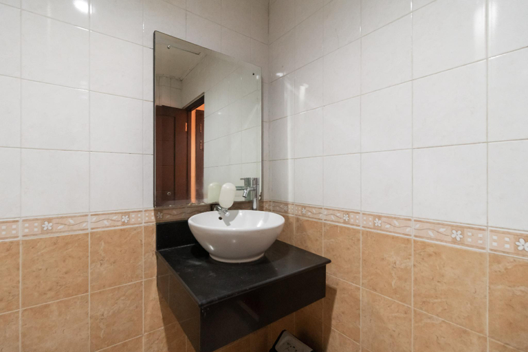 Bathroom 11