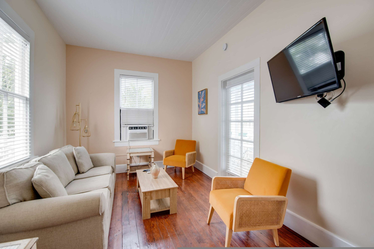 Room 2, Banana Split by Brightwild Pool Grill, Monroe
