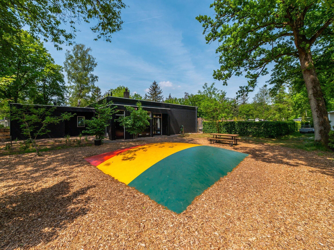 Exterior 2, Nice Chalet in a Holiday Park, Arnhem